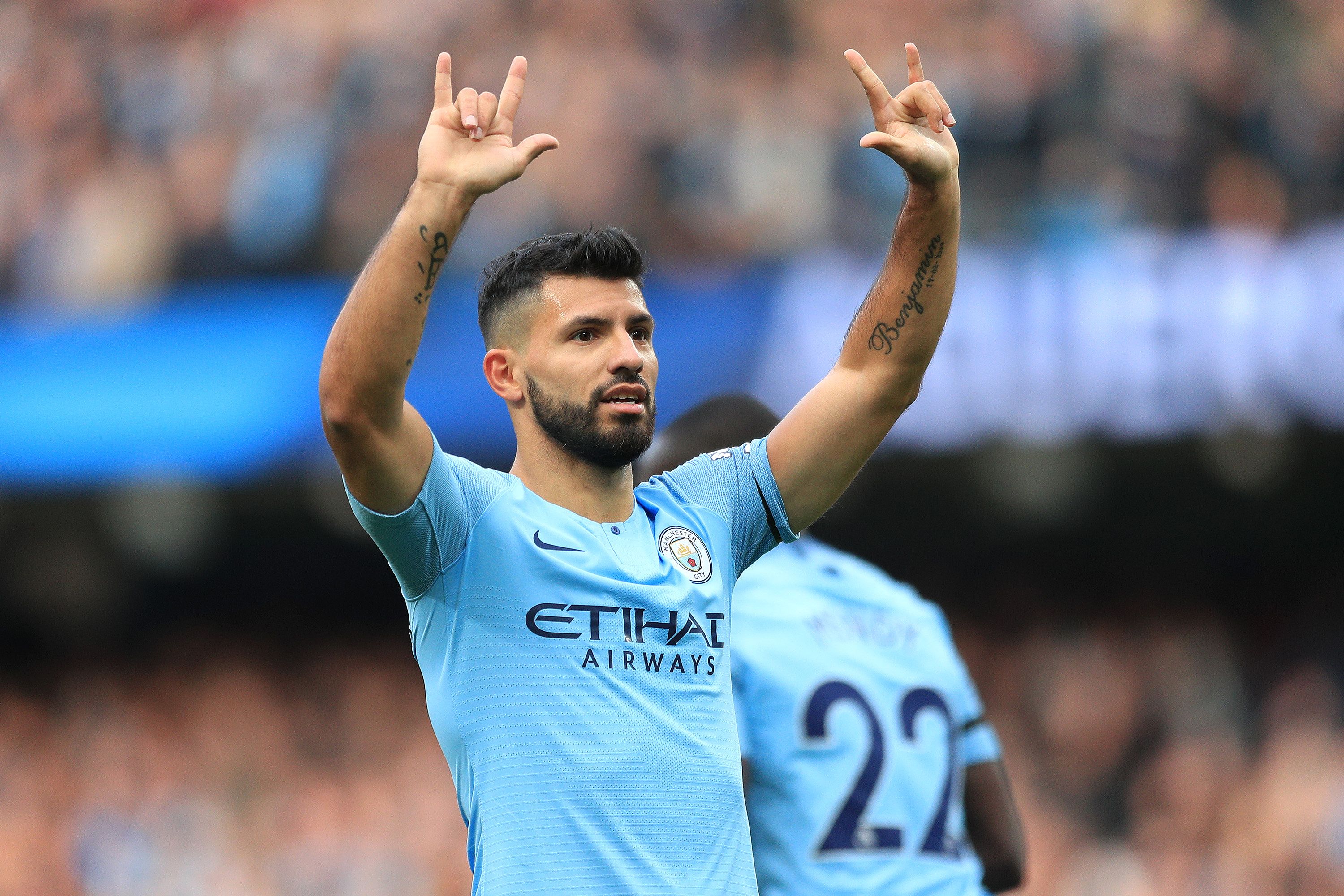 Aguero xứng danh huyền thoại của Man City