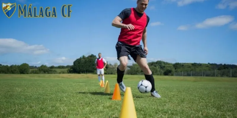 Động tác rê bóng giàu biến hóa